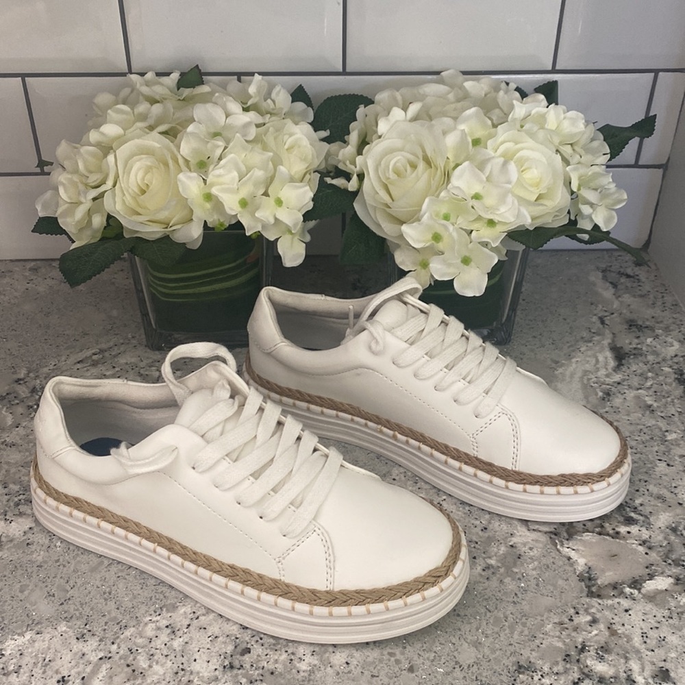 NEW NIB Nautica Women's Sneakers size 6.5